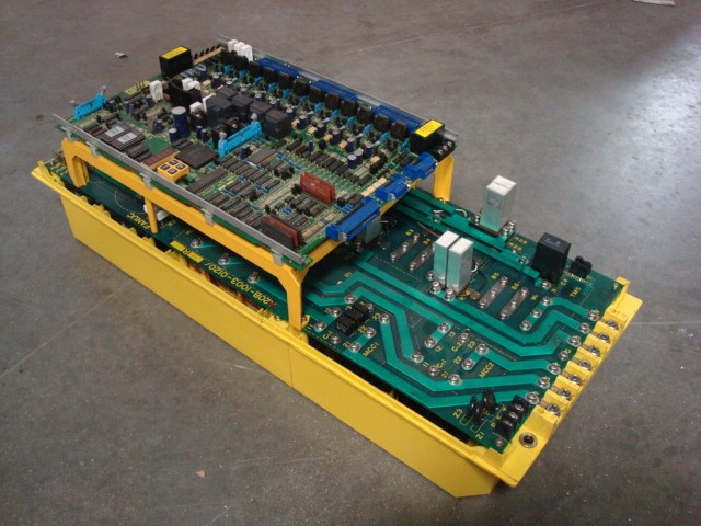 Сервопривод FANUC DC Spindle Servo Unit Fujitsu SP-2/3 A06B-6035-H321